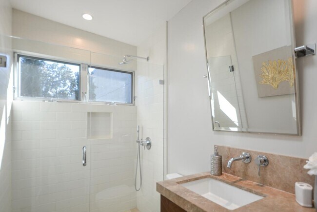 Building Photo - 2088 Channing Ave