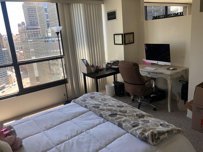 Building Photo - 405 N Wabash Ave