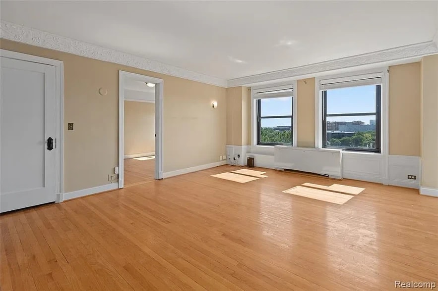 Building Photo - 15 E Kirby St