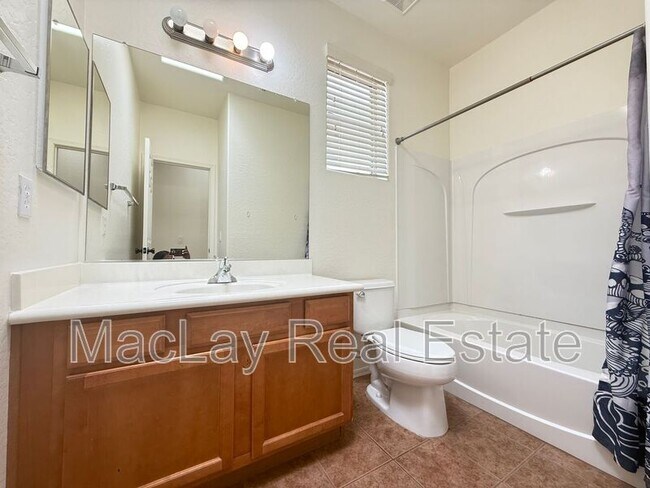 Building Photo - 8311 S 23rd Pl