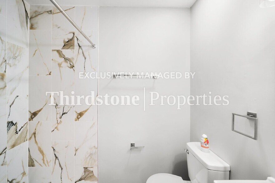 Building Photo - 5204 Astral St