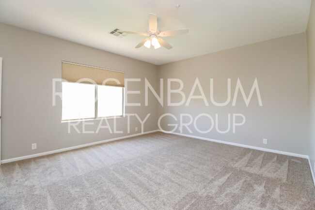 Building Photo - Stunning 4-beds plus bonus room with Breat...