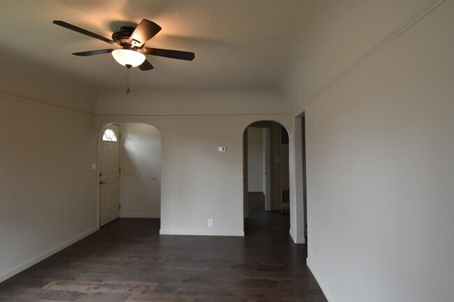 Building Photo - 2515 Wiard St