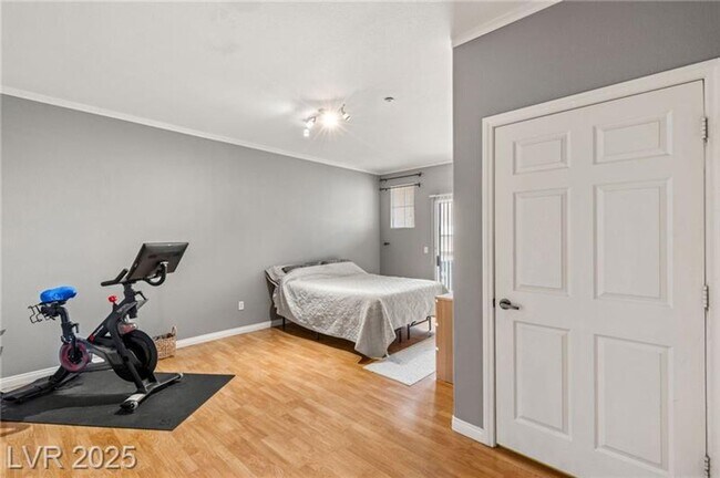 Building Photo - Spacious Two-Bedroom Condo with Resort-Sty...