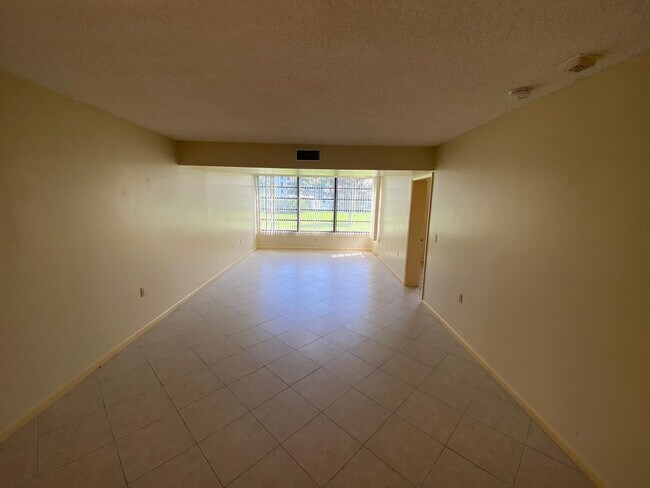 Building Photo - 3626 Whitehall Dr