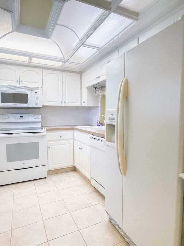 Building Photo - 10350 Imperial Point Dr W