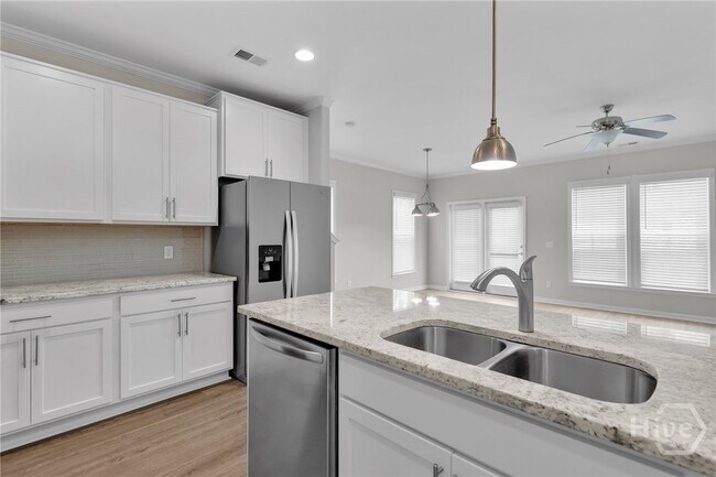 Building Photo - 235 Sonoma Dr