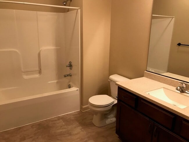 Building Photo - 2715 Bobcat Dr