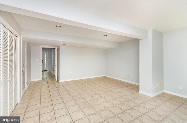 Building Photo - 10157 Elgin Way