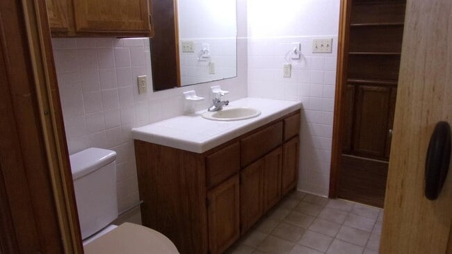 Building Photo - 1802 Goehmann Ln