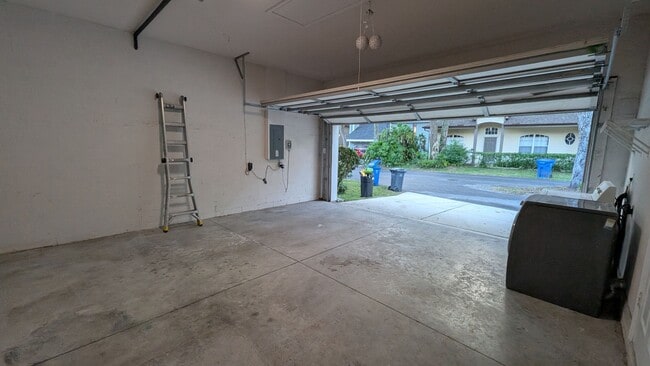 Building Photo - Beautiful 3/2 in Fiddlers Cove