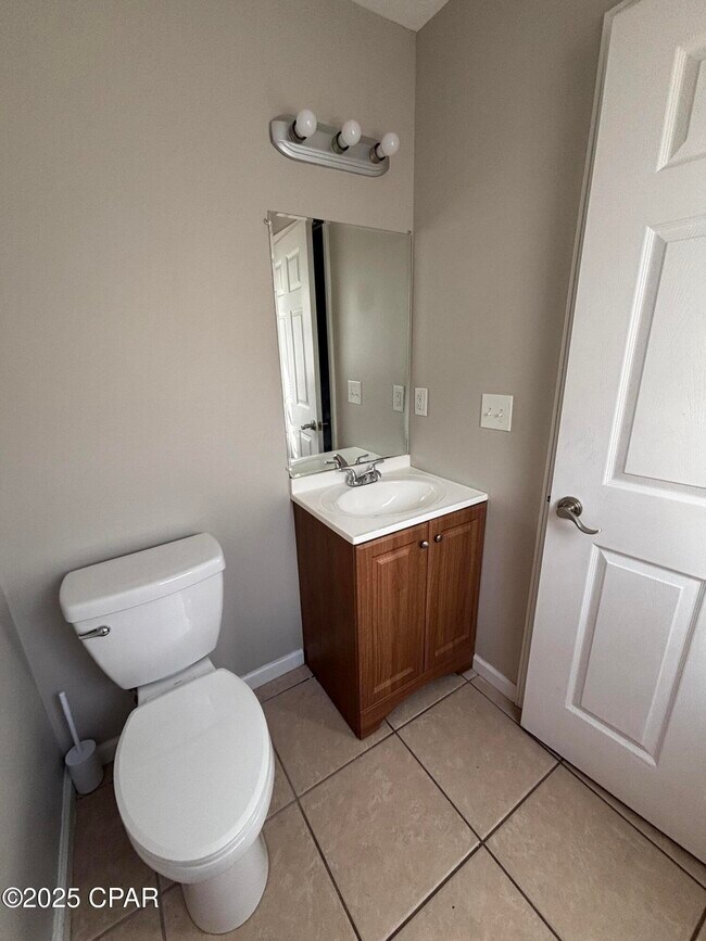 Building Photo - 754 Sherman Ave