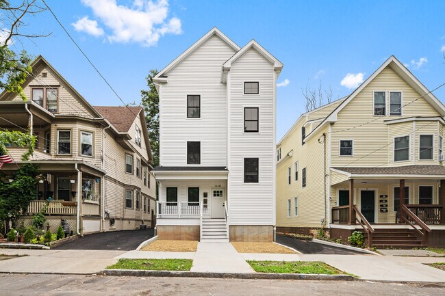 Building Photo - 31 Sheffield Ave