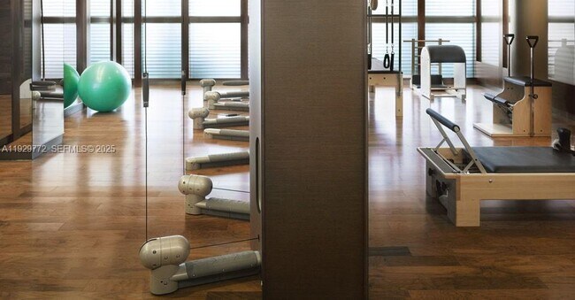 Building Photo - 6801 Collins Ave