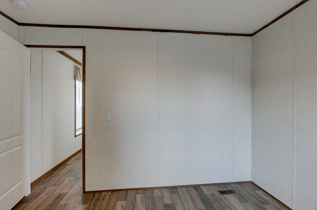Building Photo - 295 Seays Rd