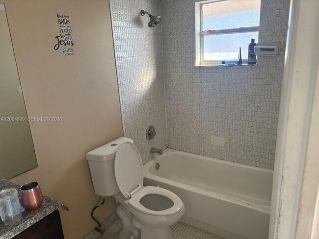 Building Photo - 1880 N Congress Ave