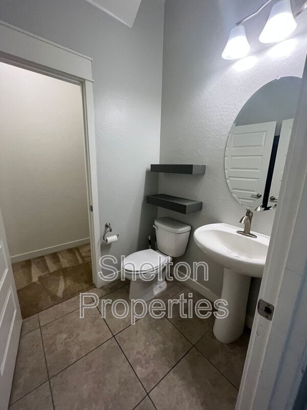 Building Photo - 391 N 157th Ln