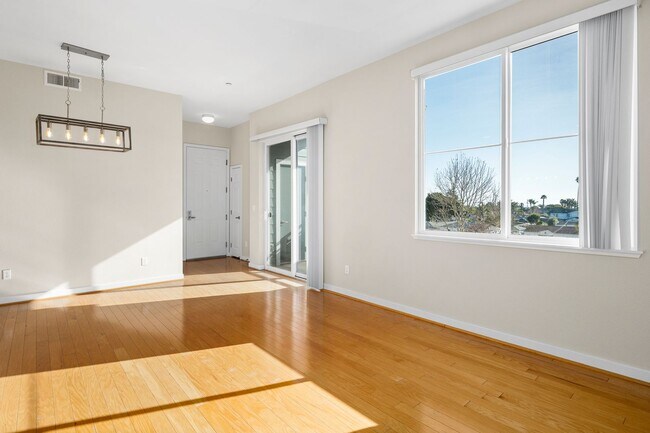 Building Photo - Capitola Beach Villas