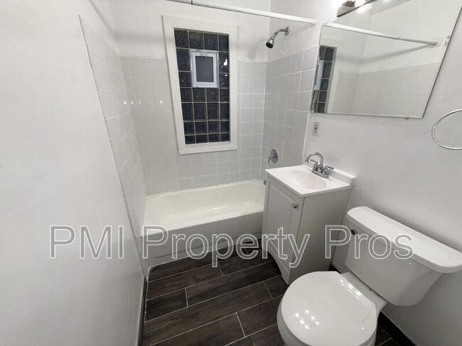 Building Photo - 5656 N 61st St