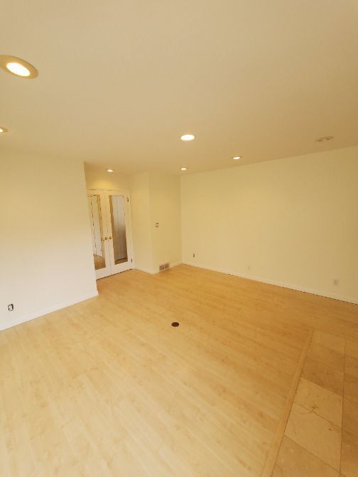 Building Photo - 8862 N Malibu Dr