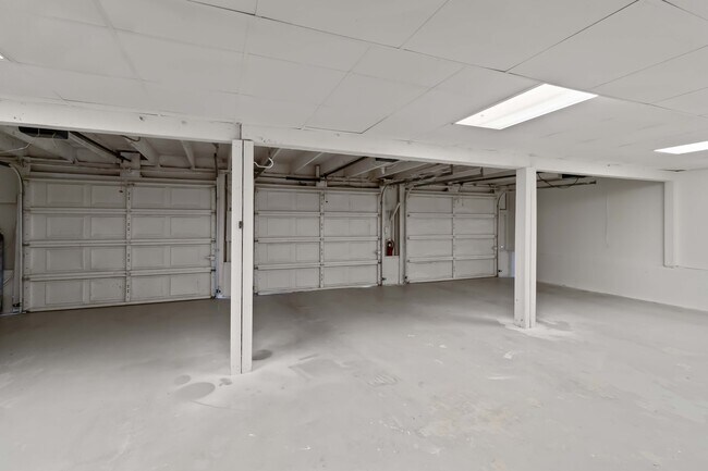 Building Photo - 7447 Hawkins Rd