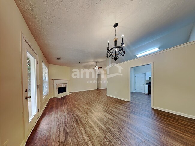 Building Photo - 3670 Sugarbrook Dr