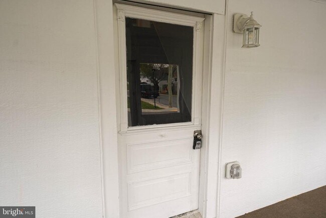 Building Photo - 417 Walnut St