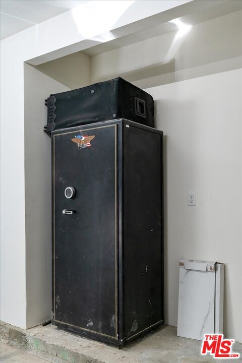Building Photo - 4862 Adele Ct