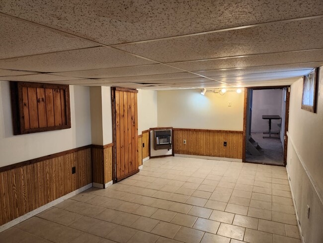 Building Photo - 648 E Scott St