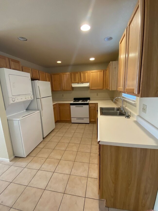 Primary Photo - Midtown 2 bedroom 1.5 bathroom