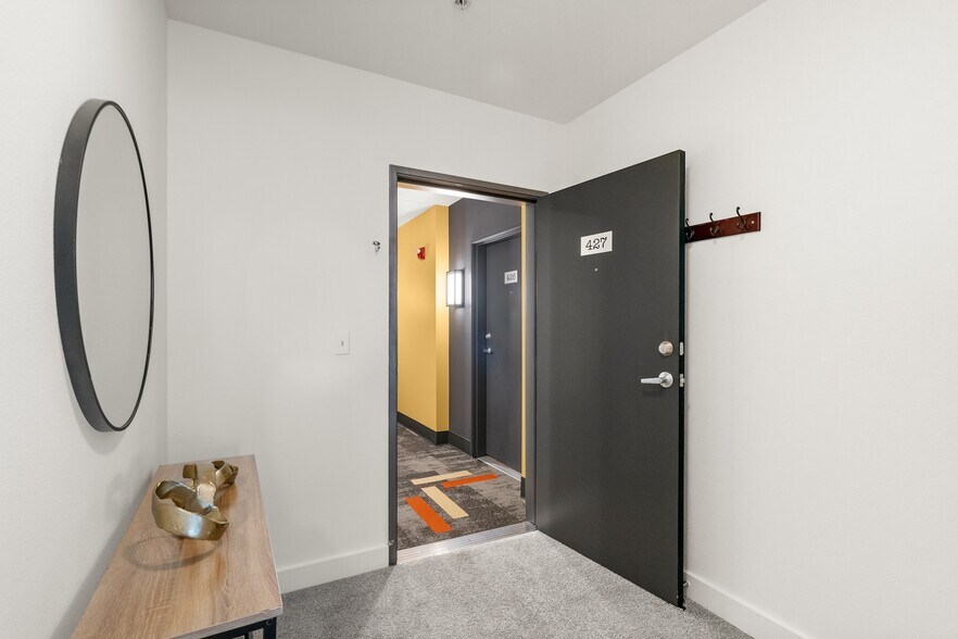 Building Photo - 1620 Belmont Ave