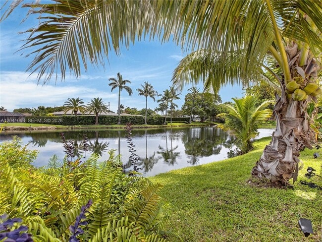 Building Photo - 16641 Royal Poinciana Dr