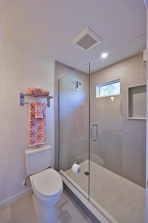 Building Photo - 2408 Hillview St