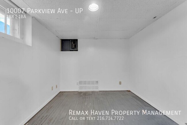 Building Photo - 10007 Parkview Ave