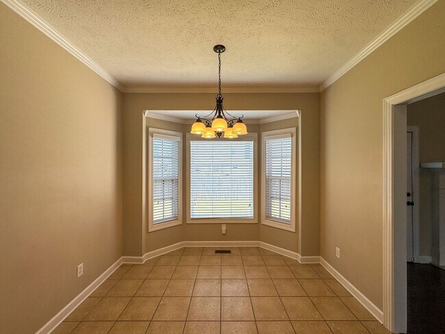 Building Photo - Beautiful 4 Bed, 2 Bath Home in Jack Britt