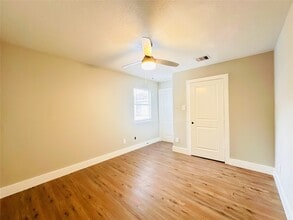 Building Photo - 11130 Hanning Ln