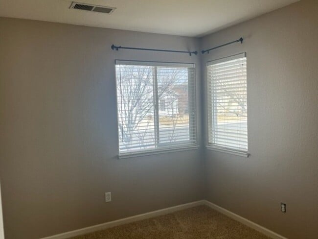 Building Photo - Corner Lot 3 Bedroom 2 Bath Double Diamond Home