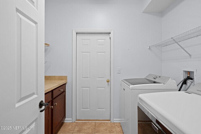 Building Photo - 1701 Windover Pl