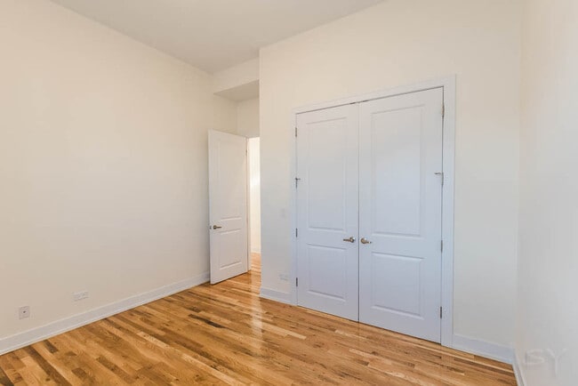 Building Photo - 4808 N Spaulding Ave