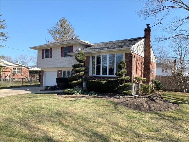 Primary Photo - 14 Glendale Dr