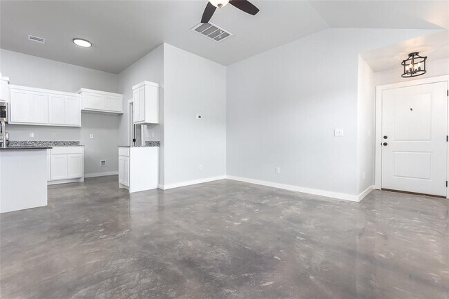 Building Photo - 2325 SW 90th Pl