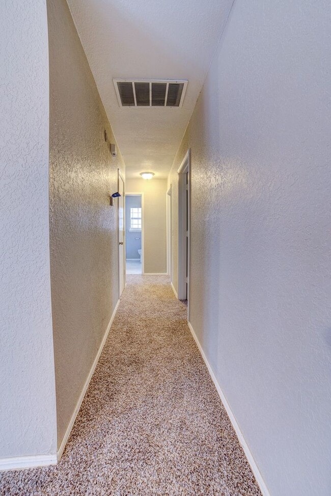 Building Photo - 3 Bed | 2 Bath | Tulsa | 1,511 SQFT