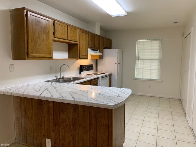 Building Photo - 4004 Bowdens Ferry Rd