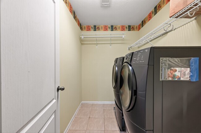 Building Photo - 3815 Pine Forest Green Blvd