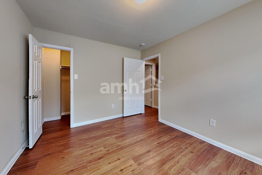 Building Photo - 847 Darbydale Crossing Ln