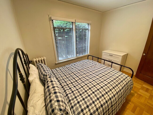 Interior Photo - 3 - Mercer Furnished Apartments