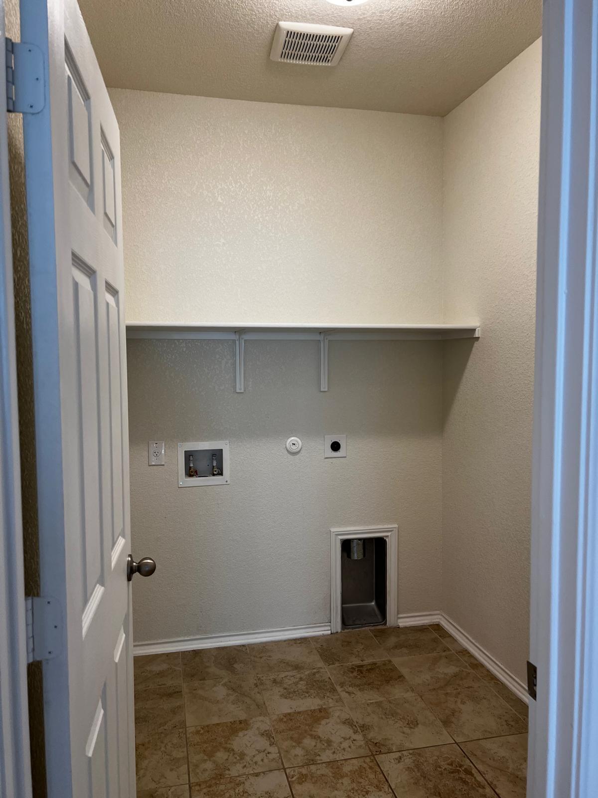 Building Photo - 405 Kaden Prince Dr