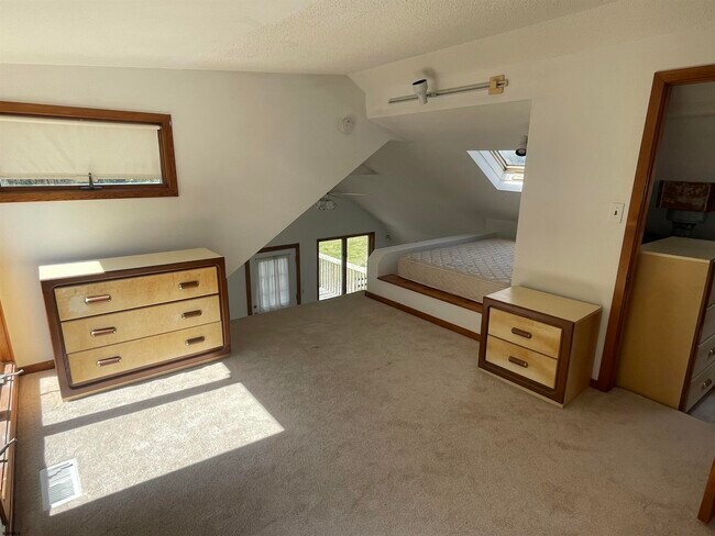 Building Photo - 202 Jefferson Ave