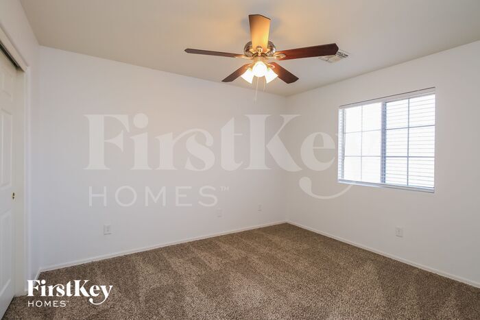 Building Photo - 31238 N Cactus Dr