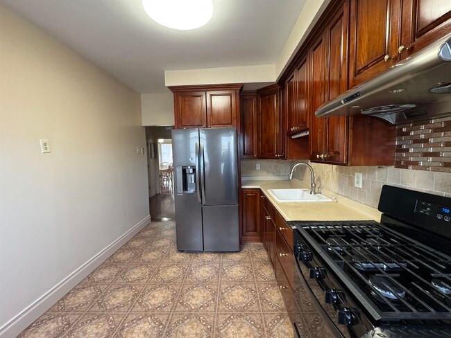 Building Photo - 13 W 27th St